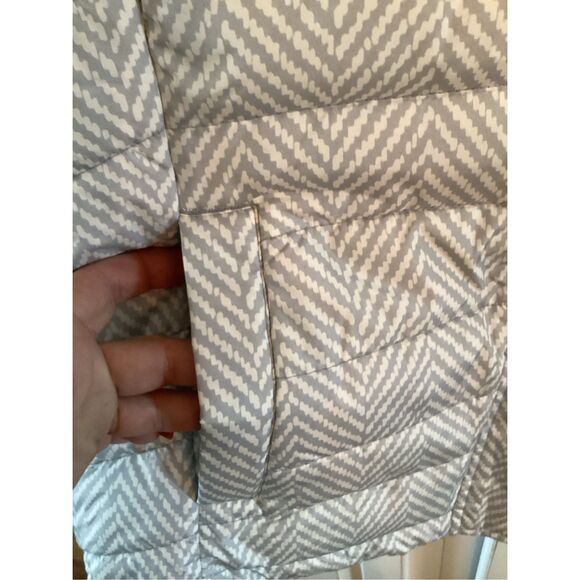 Gap Herringbone Puffy Vest Sz XL Zip Snap Closure Gray Cream - Picture 2 of 7